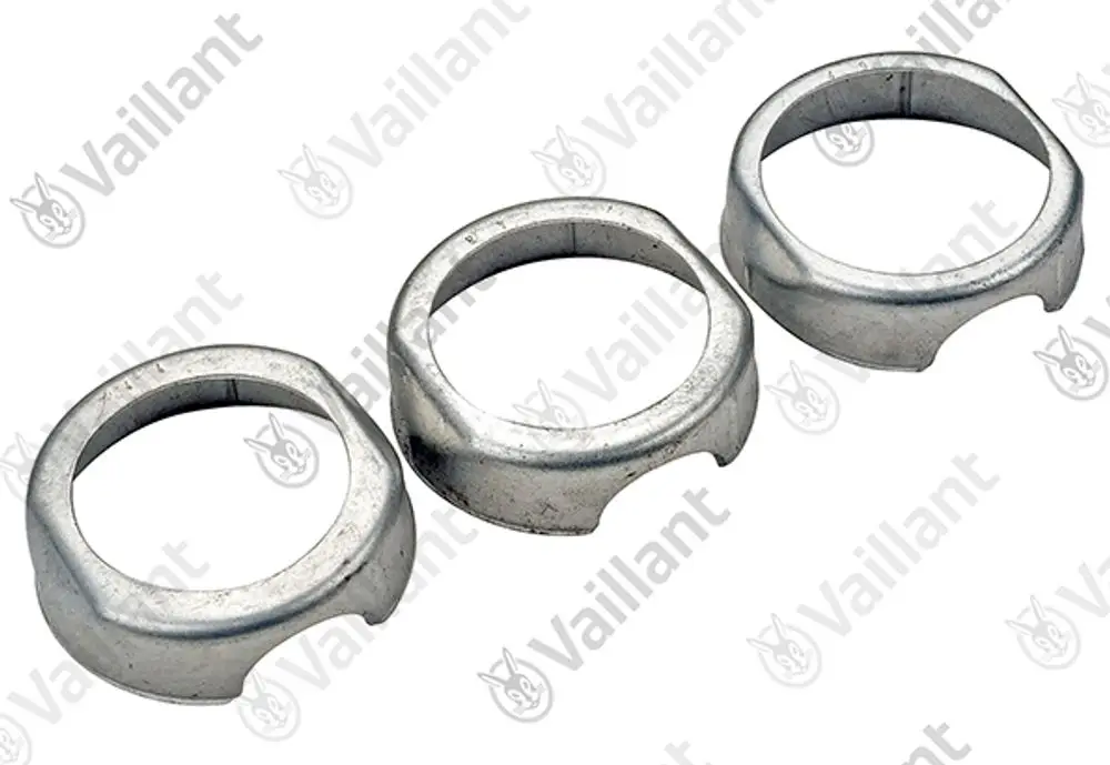 Drei metallene Reduzierringe der Marke Vaillant in unterschiedlichen Größen, jeweils mit einer runden Öffnung und einer abgerundeten Form.
